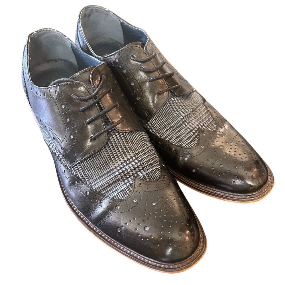 Vintage Foundary men’s black leather wingtip with houndstooth detail size 9.5